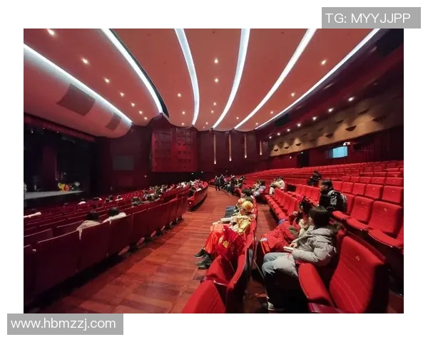足球明星凯莉的扮演者揭秘她在电影中的精彩表现与背后故事